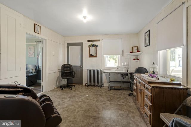 680 N RAILROAD AVE, New Holland, PA 17557