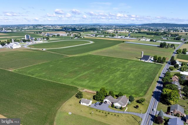 680 N RAILROAD AVE, New Holland, PA 17557
