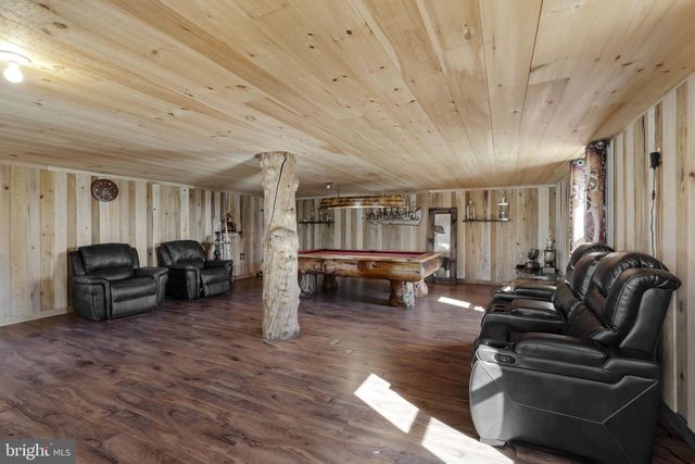 680 N RAILROAD AVE, New Holland, PA 17557