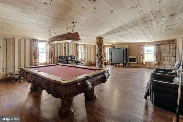680 N RAILROAD AVE, New Holland, PA 17557