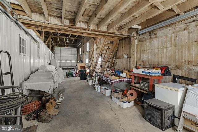 680 N RAILROAD AVE, New Holland, PA 17557