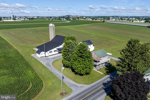 680 N RAILROAD AVE, New Holland, PA 17557