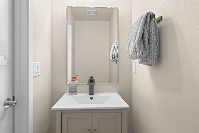 1115 S McMillan Rd, Spokane Valley, WA 99016