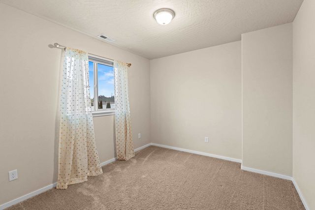 1115 S McMillan Rd, Spokane Valley, WA 99016