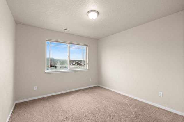 1115 S McMillan Rd, Spokane Valley, WA 99016