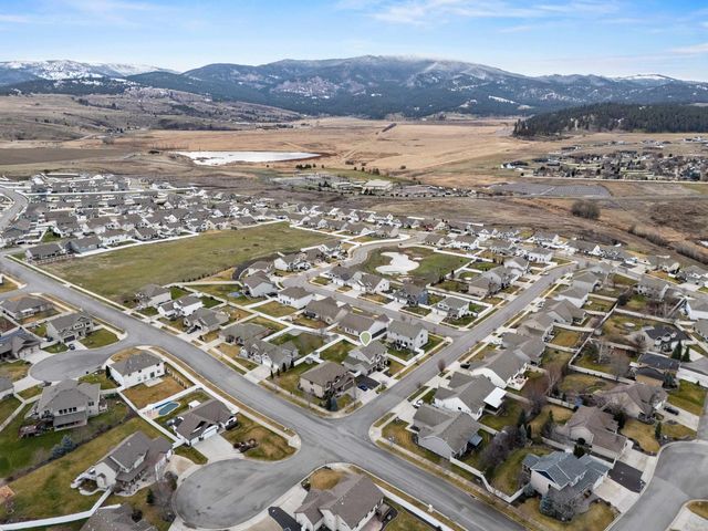 1115 S McMillan Rd, Spokane Valley, WA 99016