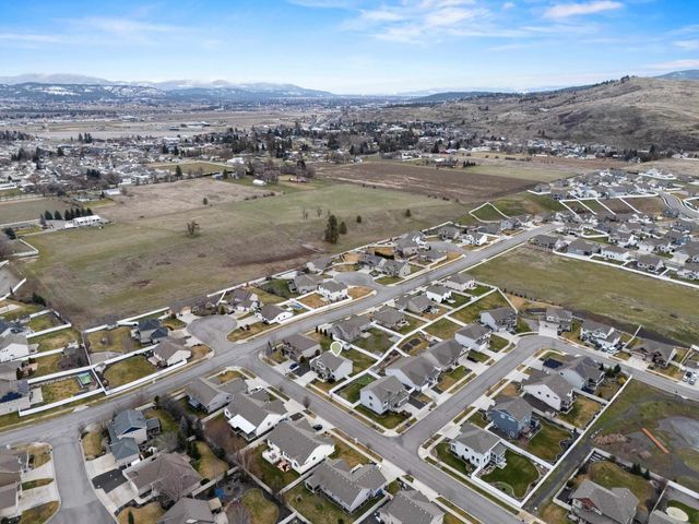 1115 S McMillan Rd, Spokane Valley, WA 99016