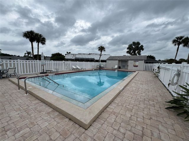 5371 CRESTLAKE BOULEVARD 68, Sarasota, FL 34233