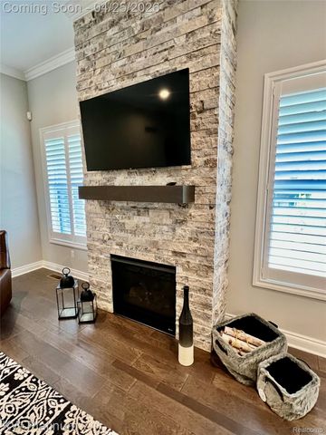 22003 Chaucer Court, Macomb Township, MI 48044
