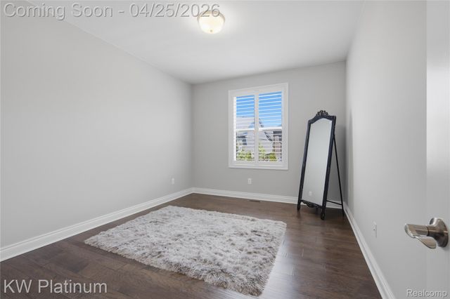 22003 Chaucer Court, Macomb Township, MI 48044