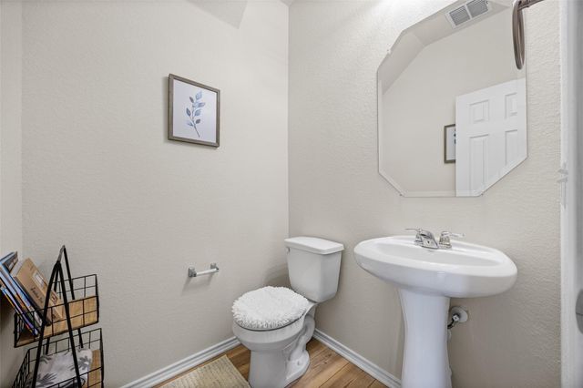 563 Tree Nut LOOP, Buda, TX 78610