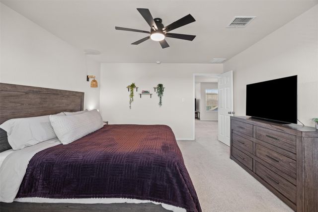 563 Tree Nut LOOP, Buda, TX 78610