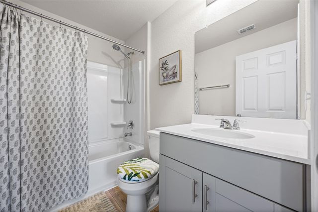 563 Tree Nut LOOP, Buda, TX 78610
