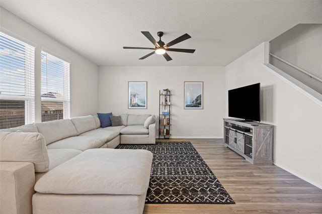 563 Tree Nut LOOP, Buda, TX 78610