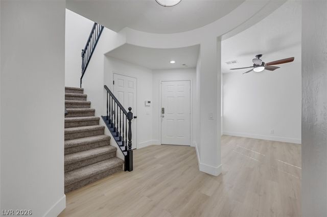 8948 Sandy Isle Court, Las Vegas, NV 89131