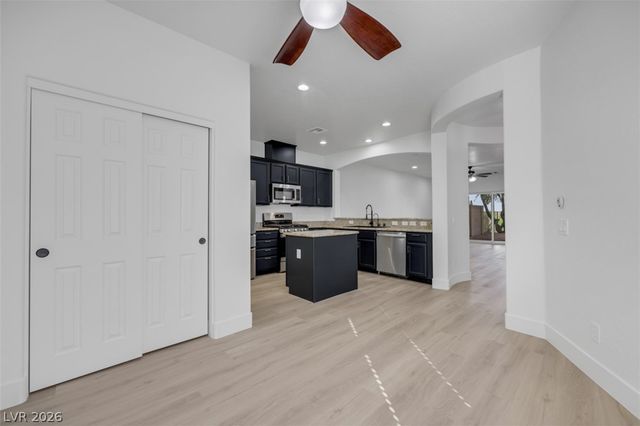 8948 Sandy Isle Court, Las Vegas, NV 89131