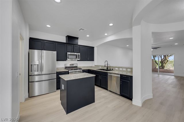 8948 Sandy Isle Court, Las Vegas, NV 89131