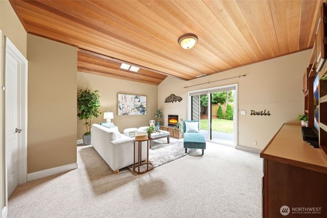 301 128TH Avenue NE, Bellevue, WA 98005