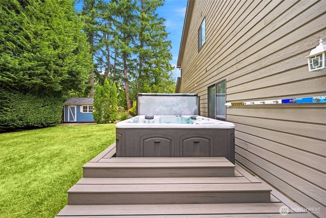 301 128TH Avenue NE, Bellevue, WA 98005
