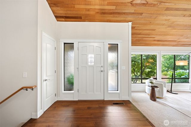 301 128TH Avenue NE, Bellevue, WA 98005