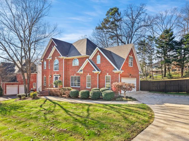 3305 Forest Shadows Drive, Chattanooga, TN 37421