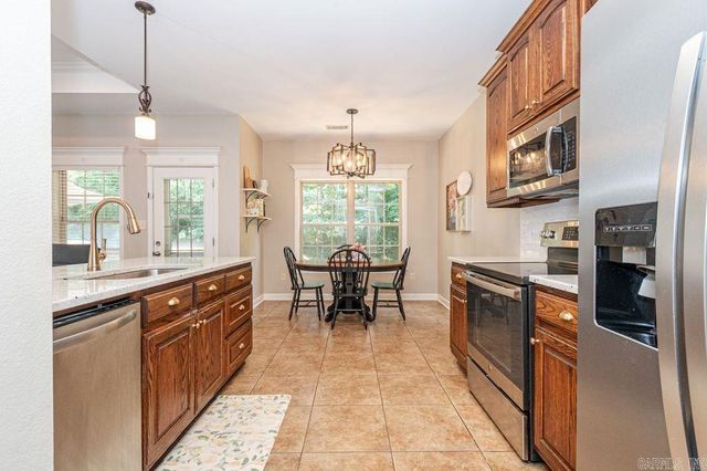 2521 Springhill Village Dr, Bryant, AR 72022