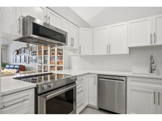 13775 Sw SCHOLLS FERRY Rd 23, Beaverton, OR 97008