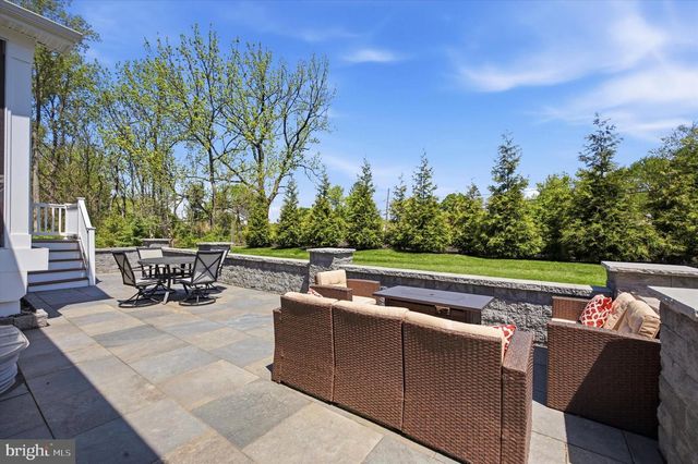 1216 SCULTHORPE DR, West Chester, PA 19380