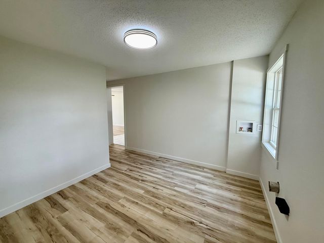 206 E Chestnut Street, Houston, MO 65483