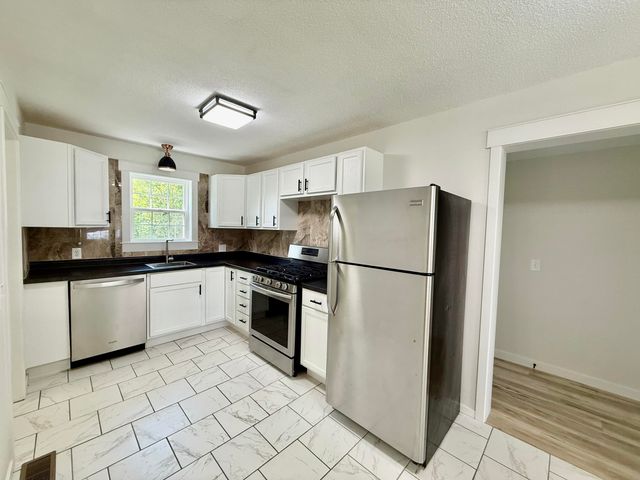 206 E Chestnut Street, Houston, MO 65483