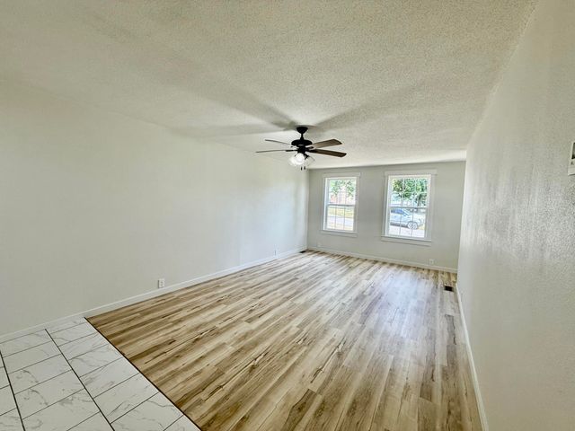 206 E Chestnut Street, Houston, MO 65483