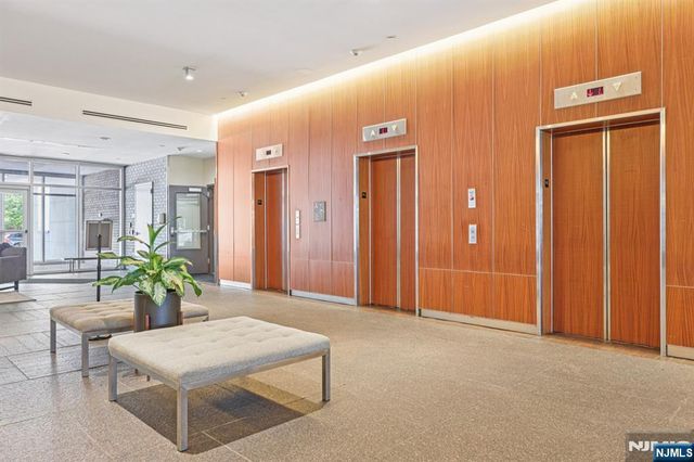 1 Executive 311, Fort Lee, NJ 07024