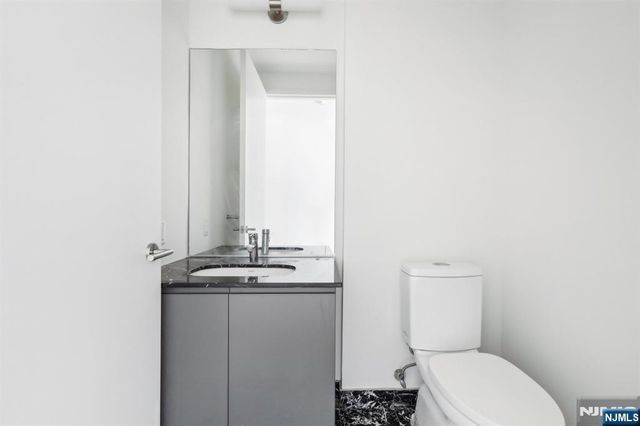 1 Executive 311, Fort Lee, NJ 07024