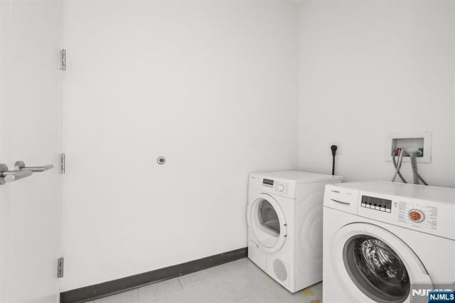 1 Executive 311, Fort Lee, NJ 07024