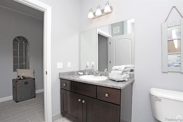 54246 Bay Point Drive, Shelby Twp, MI 48316