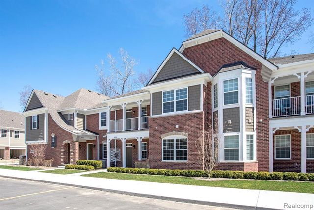 54246 Bay Point Drive, Shelby Twp, MI 48316