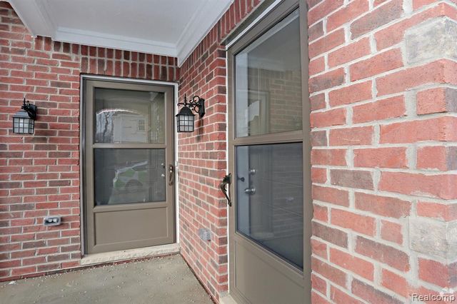 54246 Bay Point Drive, Shelby Twp, MI 48316