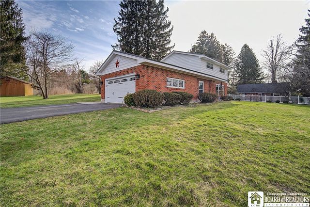 39 West Fairmount Avenue, Busti, NY 14750