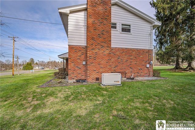 39 West Fairmount Avenue, Busti, NY 14750