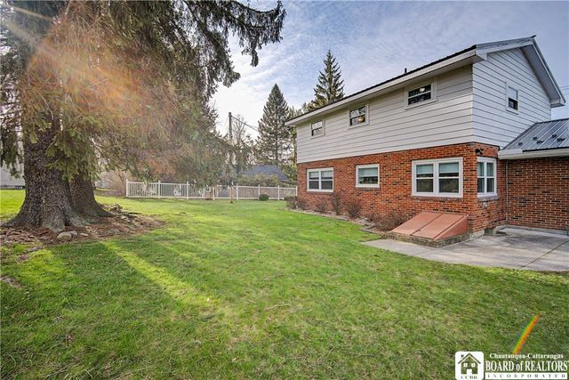 39 West Fairmount Avenue, Busti, NY 14750