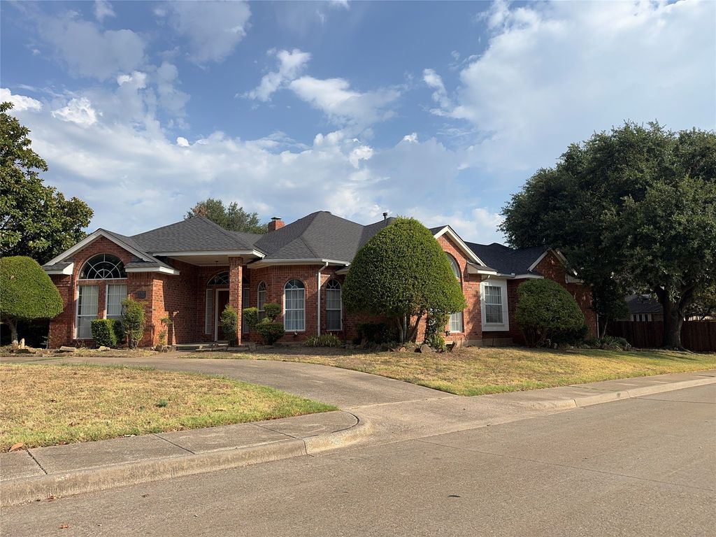 1321 Nettleton Drive, Desoto, TX 75115 — exterior