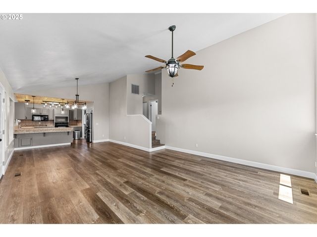 15263 OCEANVIEW Dr, Brookings, OR 97415