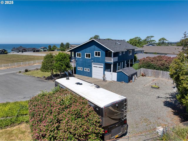 15263 OCEANVIEW Dr, Brookings, OR 97415