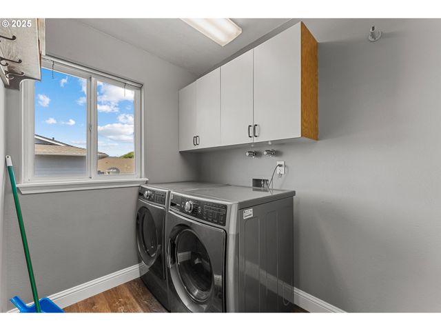 15263 OCEANVIEW Dr, Brookings, OR 97415