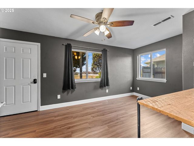 15263 OCEANVIEW Dr, Brookings, OR 97415