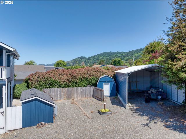 15263 OCEANVIEW Dr, Brookings, OR 97415