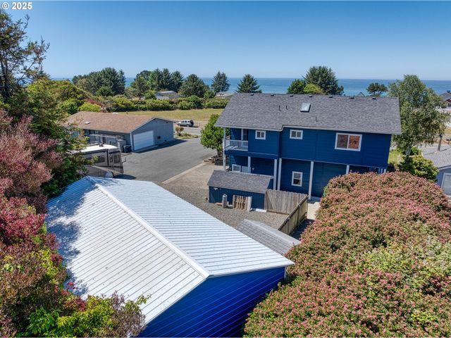 15263 OCEANVIEW Dr, Brookings, OR 97415
