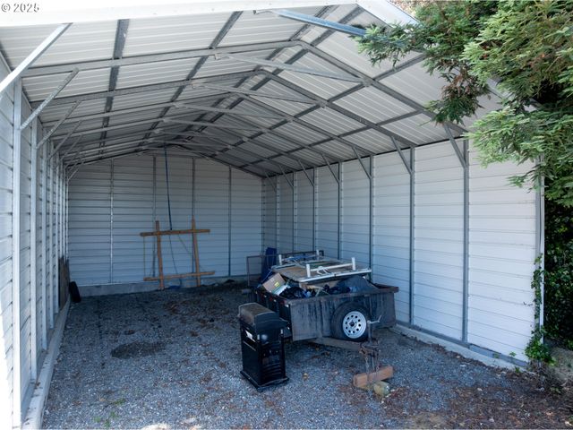 15263 OCEANVIEW Dr, Brookings, OR 97415