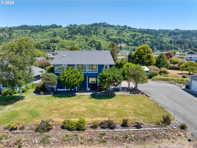 15263 OCEANVIEW Dr, Brookings, OR 97415