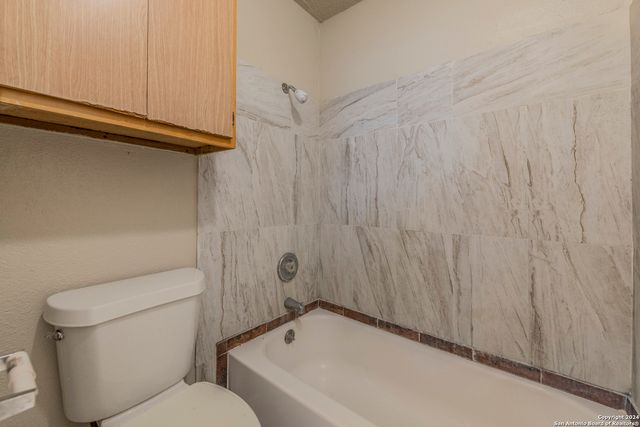 1634 W Woodlawn Ave Apt 6, San Antonio, TX 78201